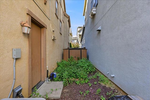 40200 Antigua Rose Terrace, Fremont, CA 94538
