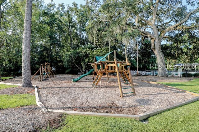 10 Abingdon Ln, Bluffton, SC 29909