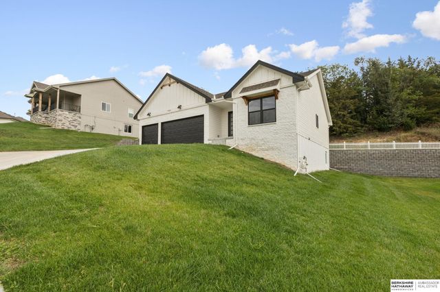 906 Southridge Drive, Louisville, NE 68037