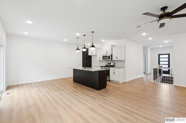 906 Southridge Drive, Louisville, NE 68037