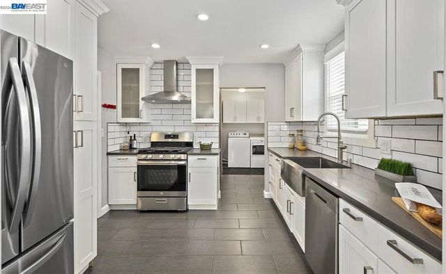 2253 Warner Ave, Oakland, CA 94603