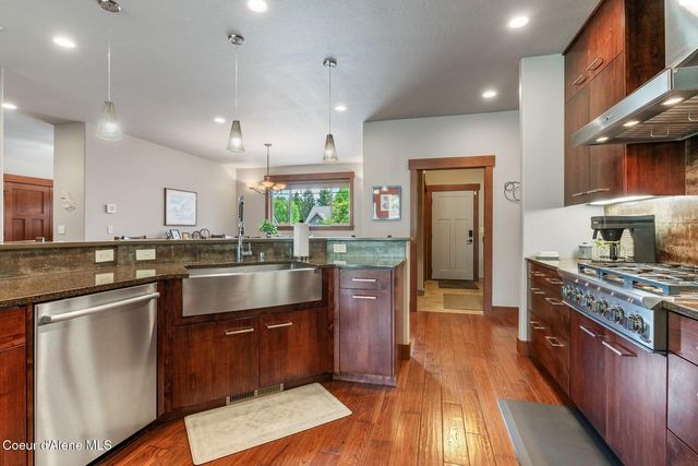 125 Crooked Ear Dr, Sandpoint, ID 83864