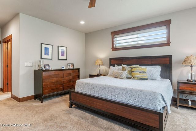 125 Crooked Ear Dr, Sandpoint, ID 83864