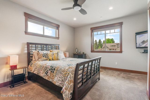 125 Crooked Ear Dr, Sandpoint, ID 83864