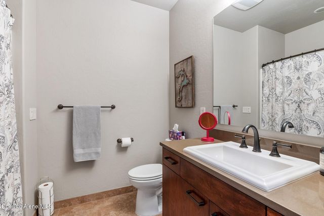 125 Crooked Ear Dr, Sandpoint, ID 83864