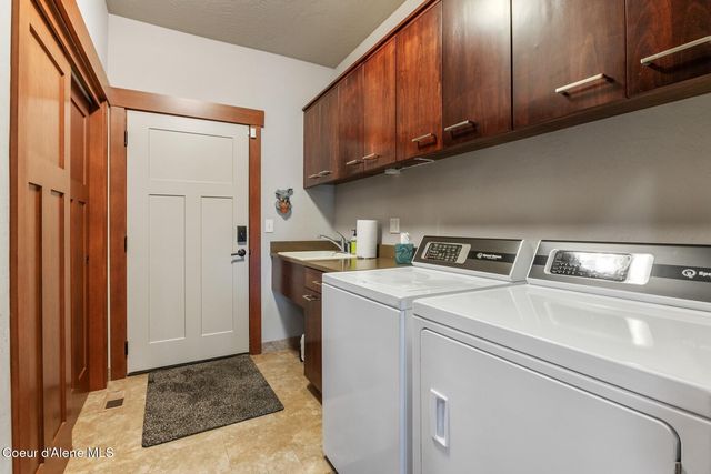 125 Crooked Ear Dr, Sandpoint, ID 83864