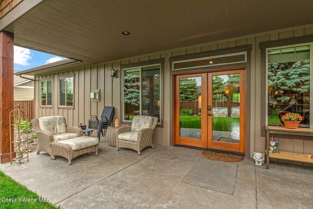 125 Crooked Ear Dr, Sandpoint, ID 83864