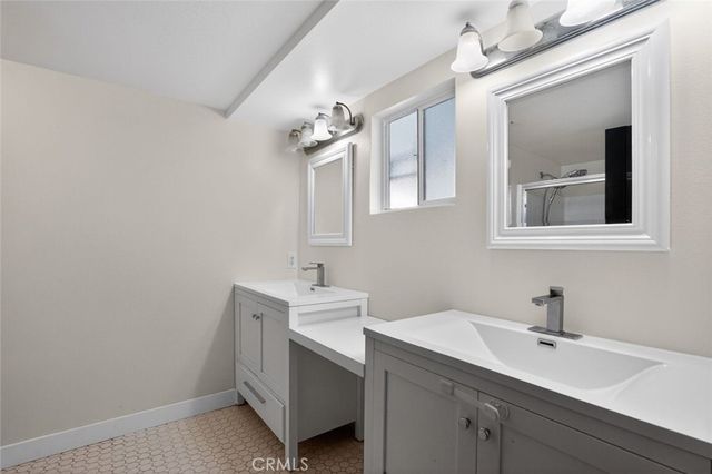 28131 Florence, Canyon Country, CA 91351