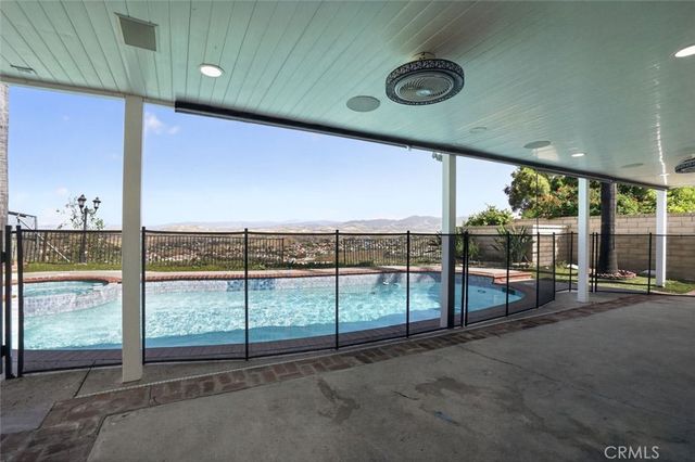 28131 Florence, Canyon Country, CA 91351