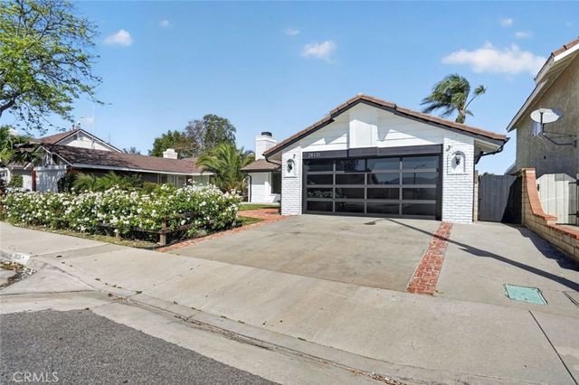 28131 Florence, Canyon Country, CA 91351