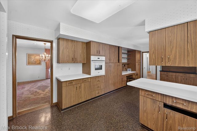 22262 Chatsford Circuit Street, Southfield, MI 48034