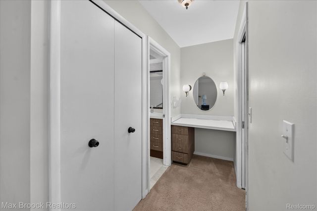 22262 Chatsford Circuit Street, Southfield, MI 48034