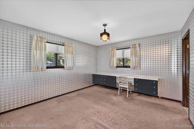 22262 Chatsford Circuit Street, Southfield, MI 48034
