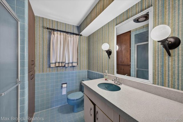 22262 Chatsford Circuit Street, Southfield, MI 48034