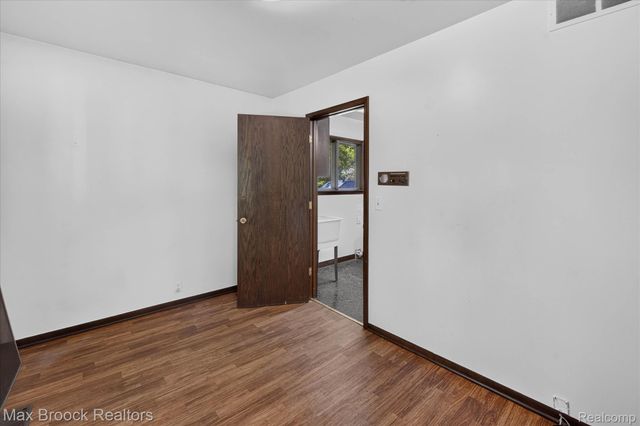 22262 Chatsford Circuit Street, Southfield, MI 48034
