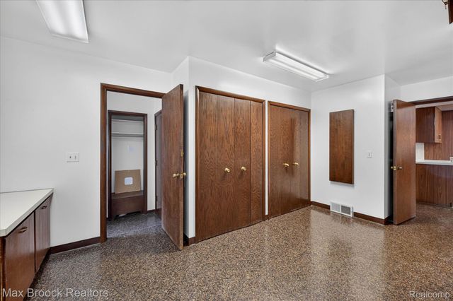 22262 Chatsford Circuit Street, Southfield, MI 48034