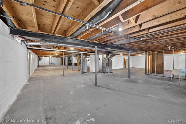 22262 Chatsford Circuit Street, Southfield, MI 48034