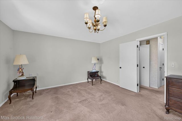 22262 Chatsford Circuit Street, Southfield, MI 48034