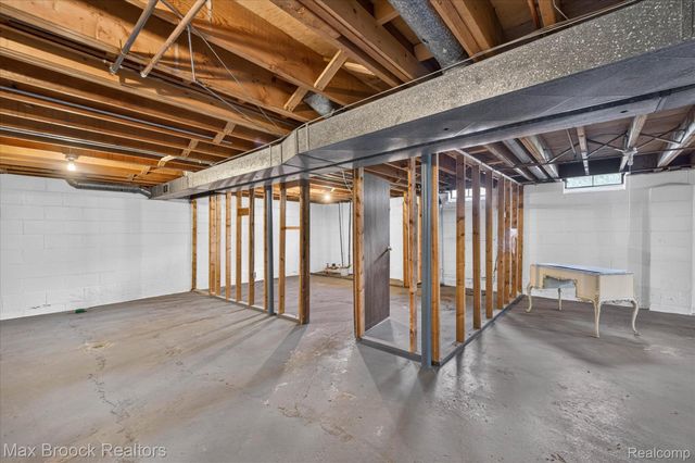 22262 Chatsford Circuit Street, Southfield, MI 48034
