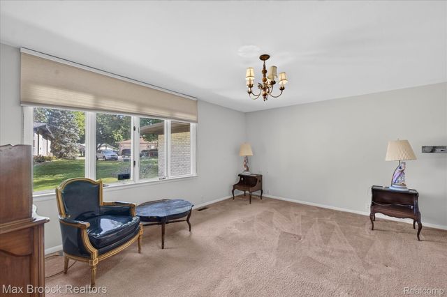 22262 Chatsford Circuit Street, Southfield, MI 48034