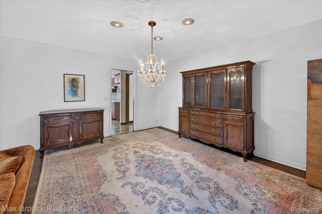 22262 Chatsford Circuit Street, Southfield, MI 48034