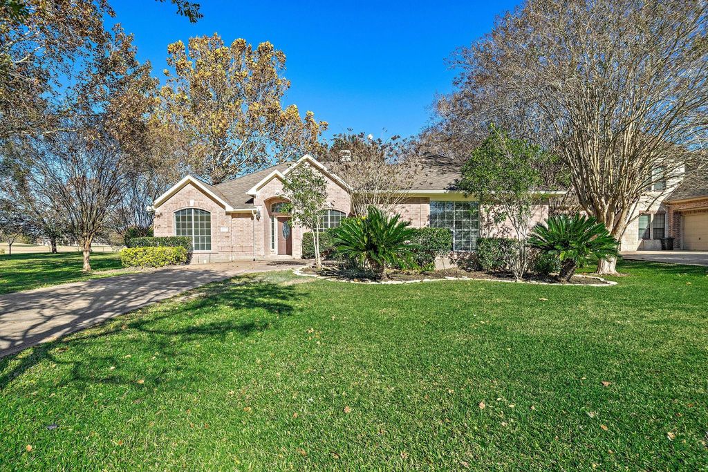 4602 Weston Drive, Fulshear, TX 77441