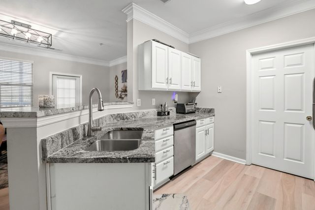 1445 Cambridge Lakes Drive 206, Mount Pleasant, SC 29464