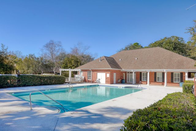 1445 Cambridge Lakes Drive 206, Mount Pleasant, SC 29464