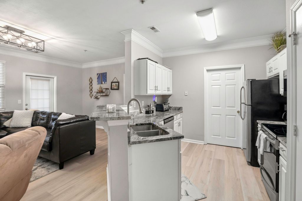 1445 Cambridge Lakes Drive 206, Mount Pleasant, SC 29464