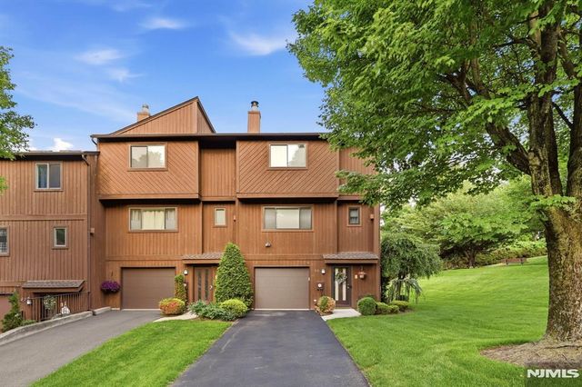 88 Metro Vista Drive, Hawthorne, NJ 07506