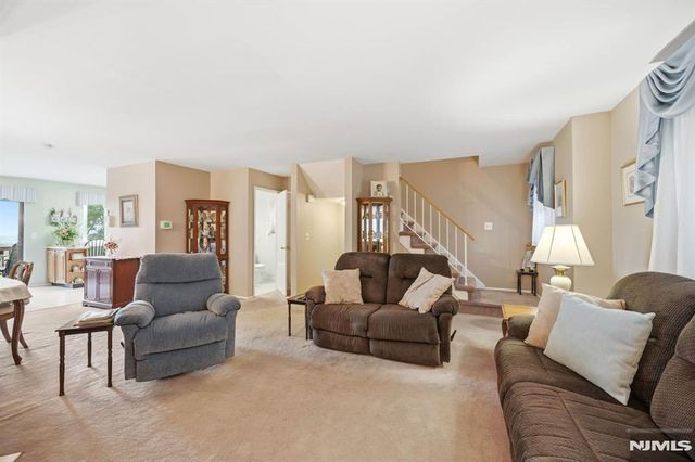 88 Metro Vista Drive, Hawthorne, NJ 07506