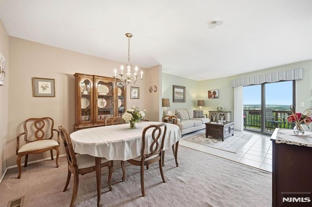 88 Metro Vista Drive, Hawthorne, NJ 07506
