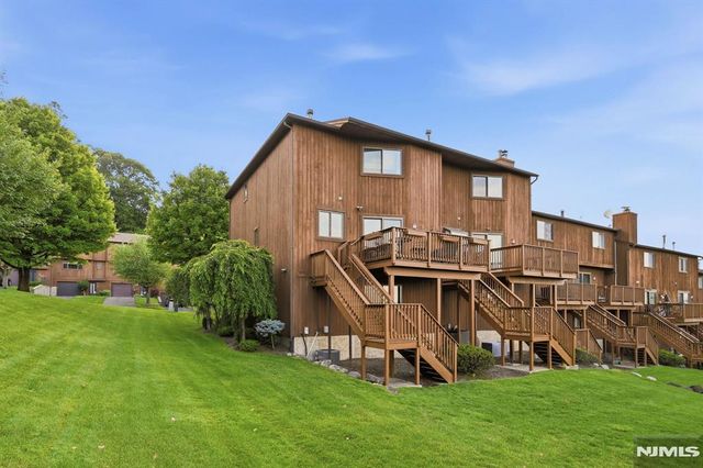 88 Metro Vista Drive, Hawthorne, NJ 07506