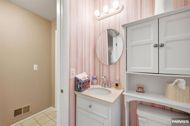 88 Metro Vista Drive, Hawthorne, NJ 07506