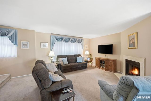 88 Metro Vista Drive, Hawthorne, NJ 07506
