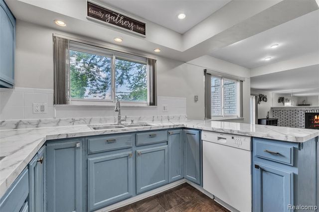 28595 San Carlos Street, Southfield, MI 48076