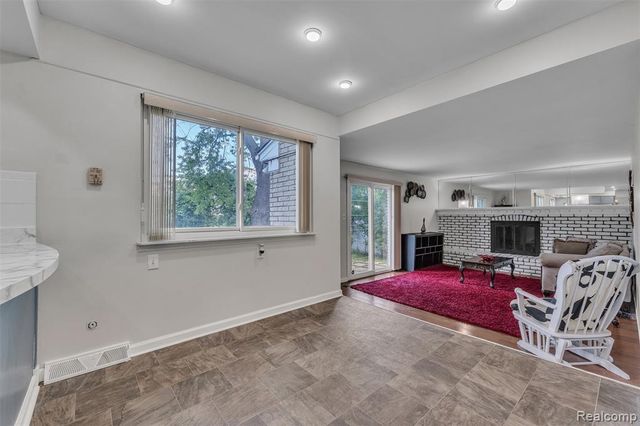 28595 San Carlos Street, Southfield, MI 48076