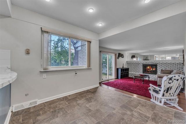 28595 San Carlos Street, Southfield, MI 48076