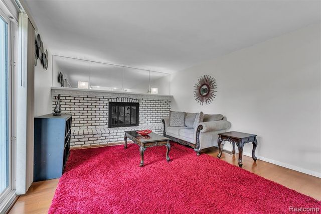 28595 San Carlos Street, Southfield, MI 48076