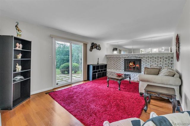 28595 San Carlos Street, Southfield, MI 48076