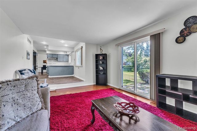 28595 San Carlos Street, Southfield, MI 48076