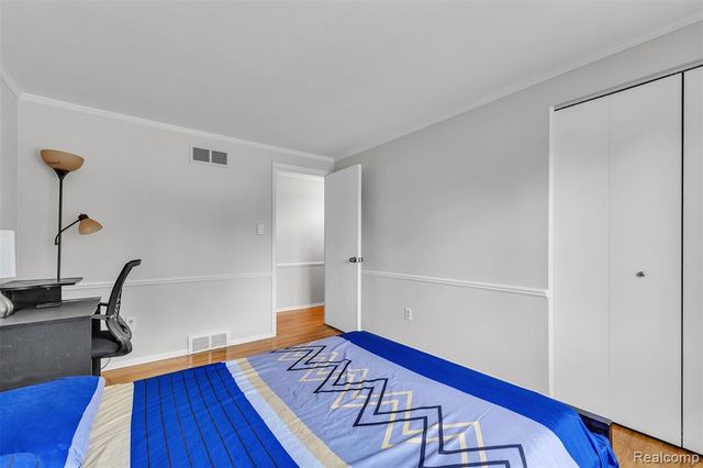 28595 San Carlos Street, Southfield, MI 48076