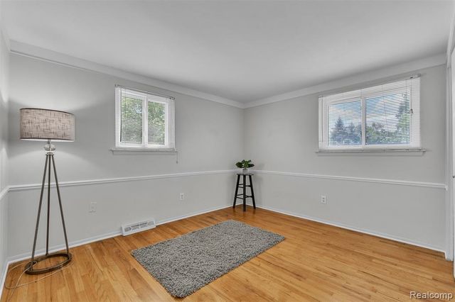 28595 San Carlos Street, Southfield, MI 48076