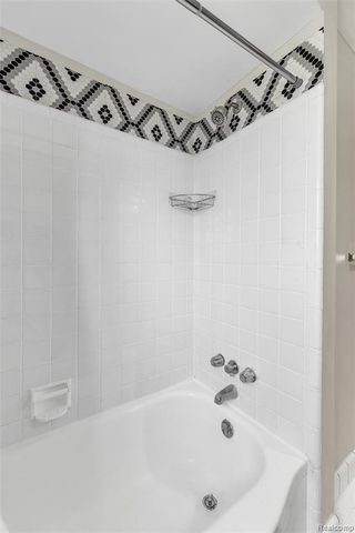 28595 San Carlos Street, Southfield, MI 48076