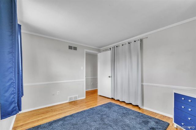 28595 San Carlos Street, Southfield, MI 48076