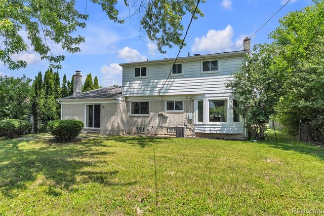 28595 San Carlos Street, Southfield, MI 48076