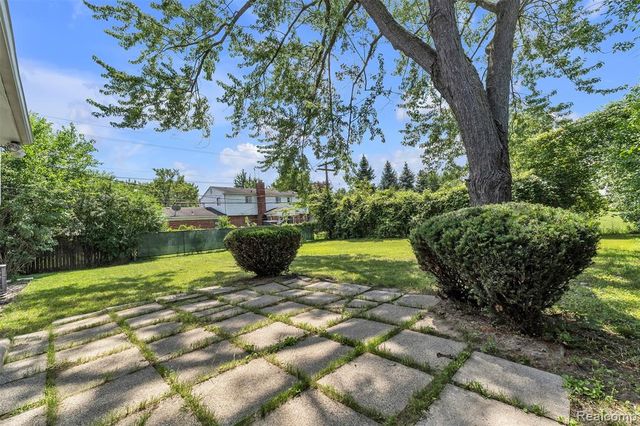 28595 San Carlos Street, Southfield, MI 48076