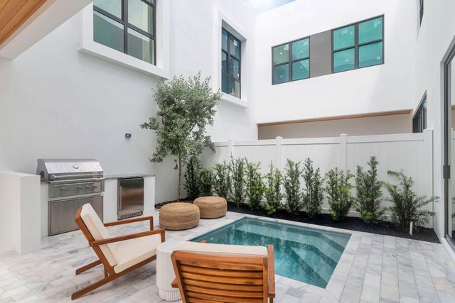 1933 Dock Street, West Palm Beach, FL 33401