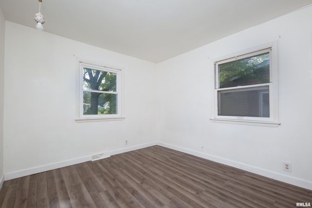 3823 15TH Street, Moline, IL 61265