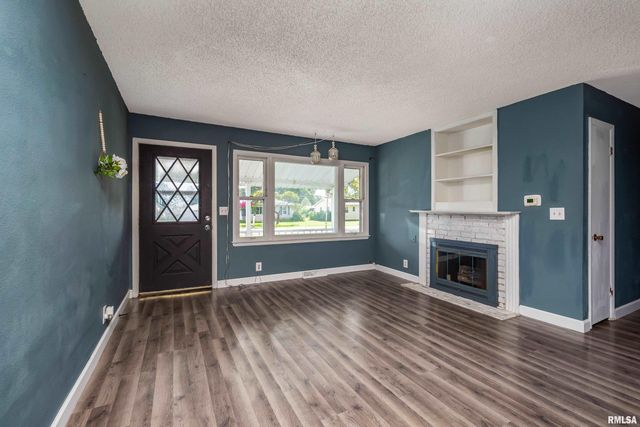 3823 15TH Street, Moline, IL 61265